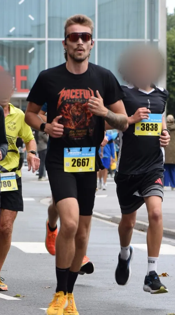 Jules, élève de COACHDIM, pendant les 5 km des Foulées dunkerquoises 2026